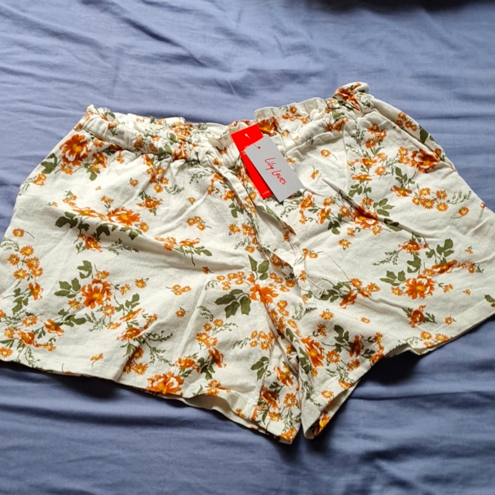 BNWT Linen blend pull on shorts from Lily loves in size 10. - Picture 1 of 3